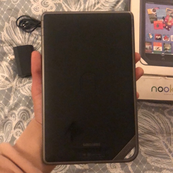 Nook Color - Picture 4 of 6
